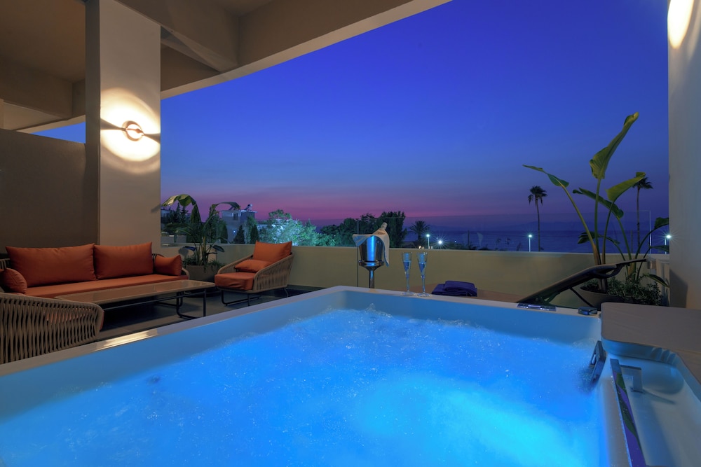 Maisonette Front Sea view