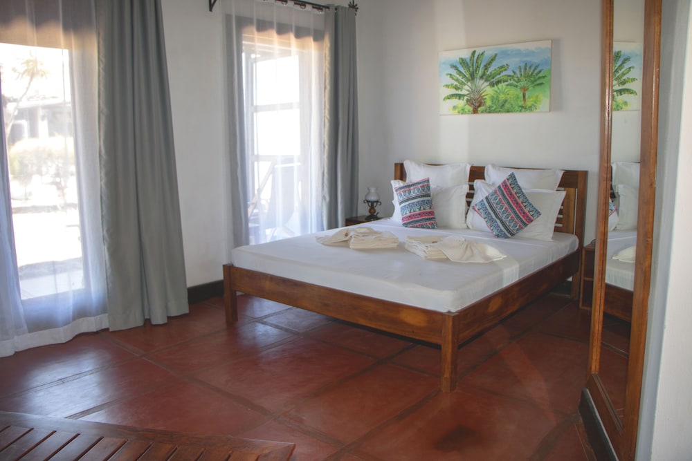 Standard Double Room, Partial Sea View photo 3