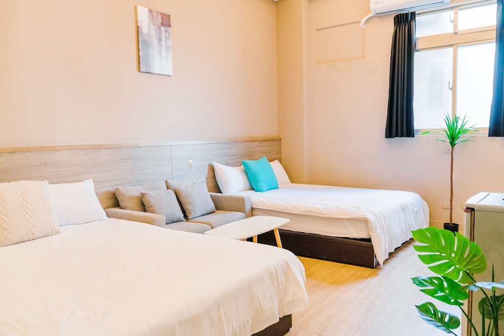 Standard Quadruple Room - Photo 7
