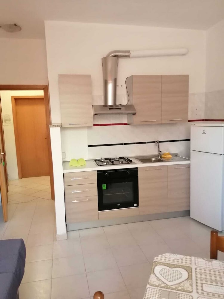 Economy Apartment, 1 Bedroom, Private Bathroom, Courtyard View photo 2