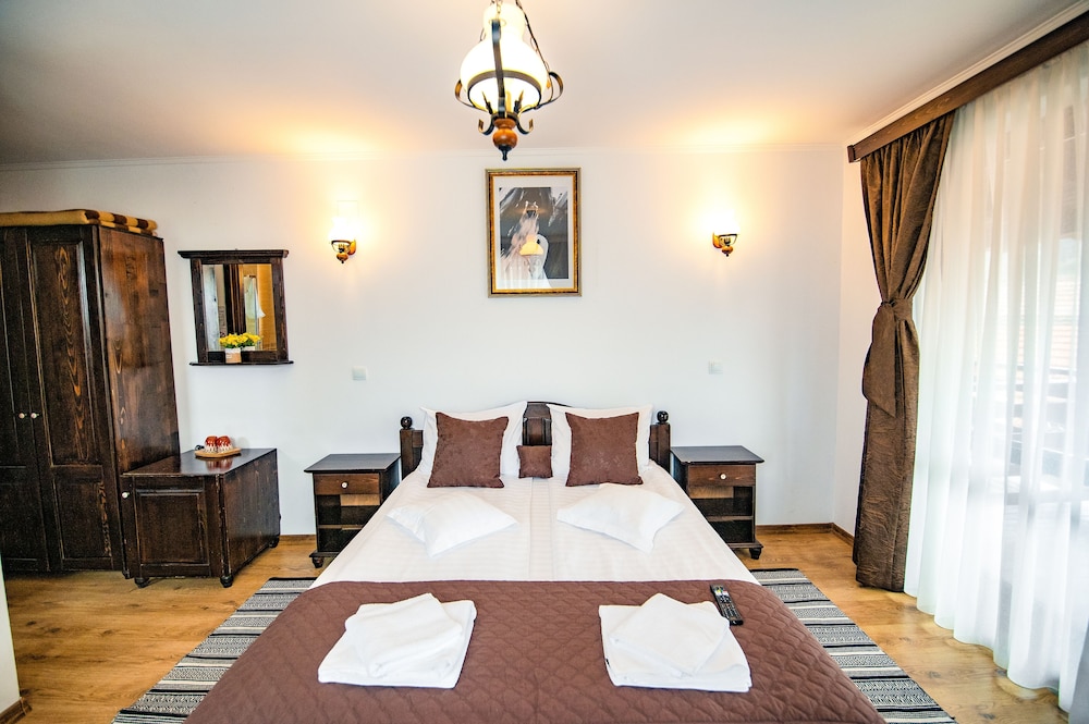 Superior Double Room, Mountain View photo 3