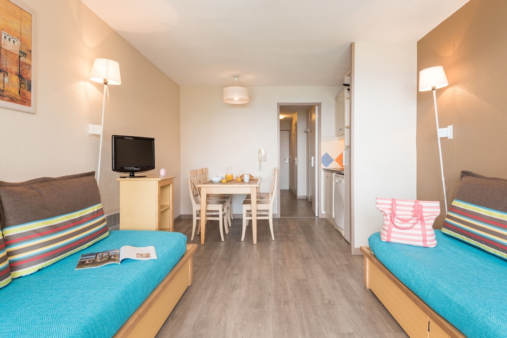 Apartment 5 people - 1 bedroom - Terrace or balcony - Photo 5