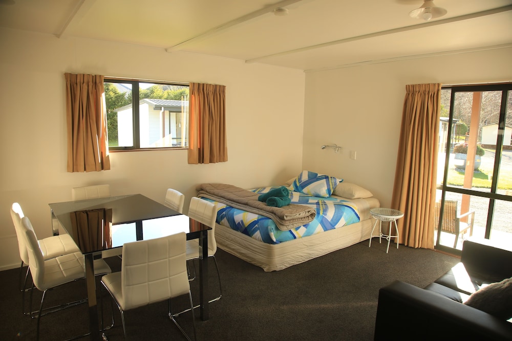 Family Suite, 1 Bedroom, Non Smoking, Kitchen (Self contained family unit - 4 people) photo 2