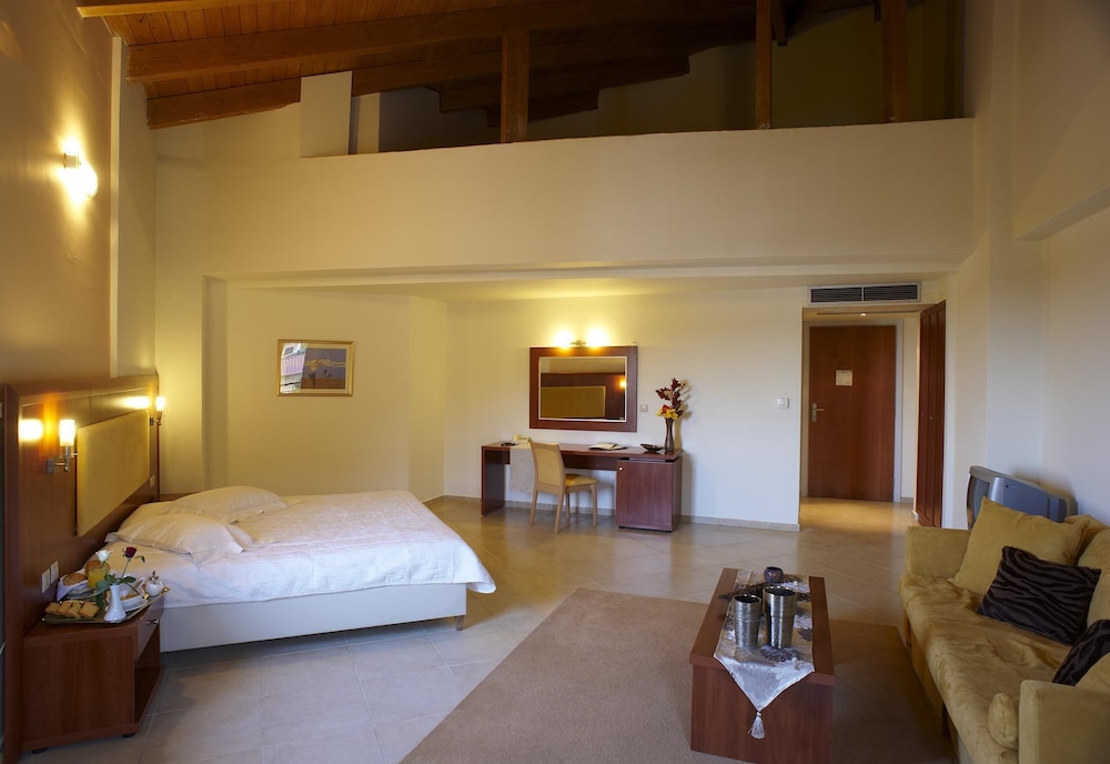 Suite - Photo 2