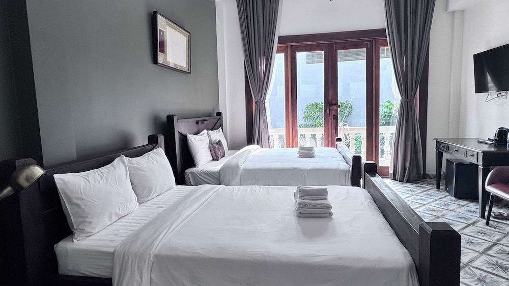 Family Room, 2 Bedrooms, Non Smoking, City View photo 3