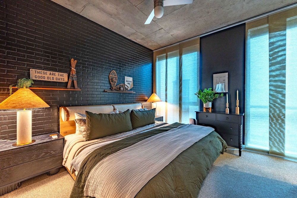 Condo, 1 Bedroom photo 2