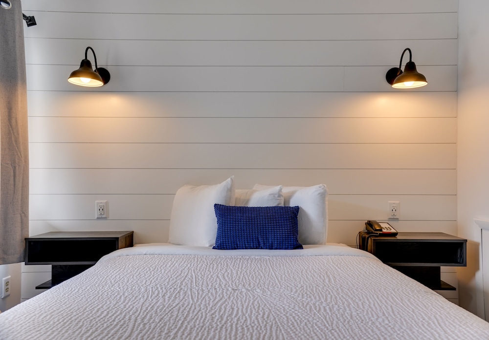 Standard Room, 1 Queen Bed - Photo 1