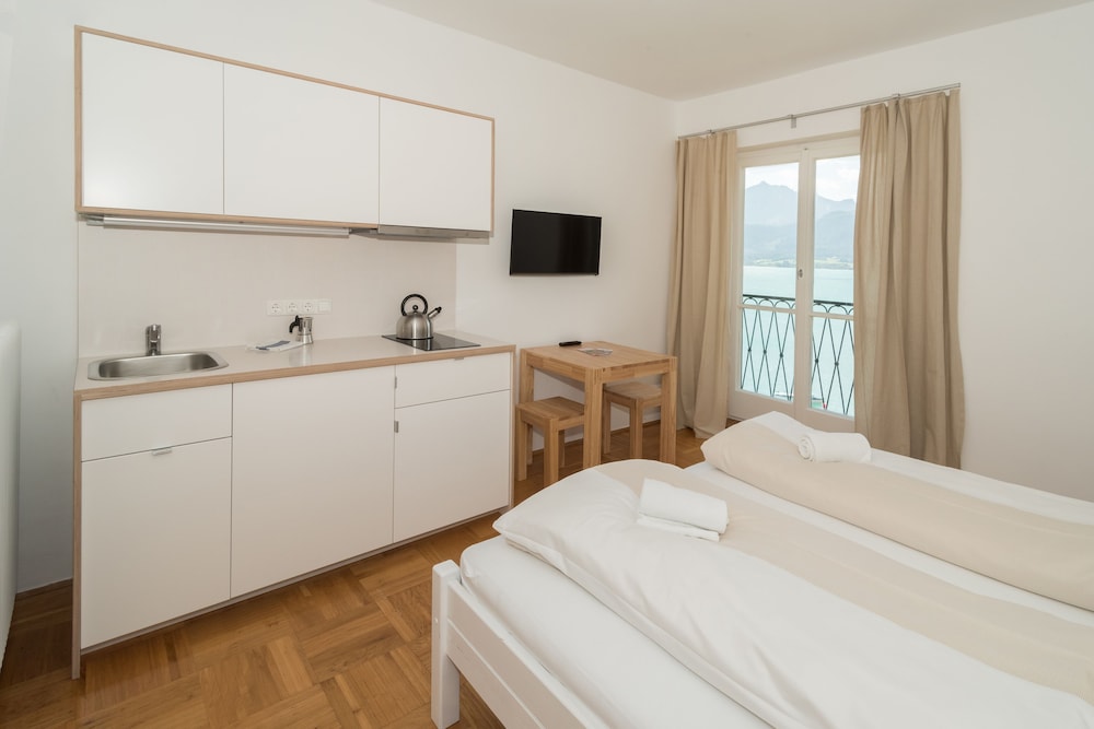Design Studio Suite, Lake View, Lakeside