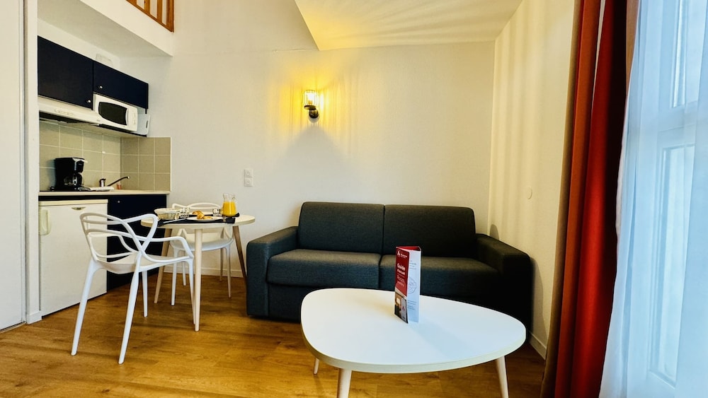 Duplex, Kitchenette - Photo 5