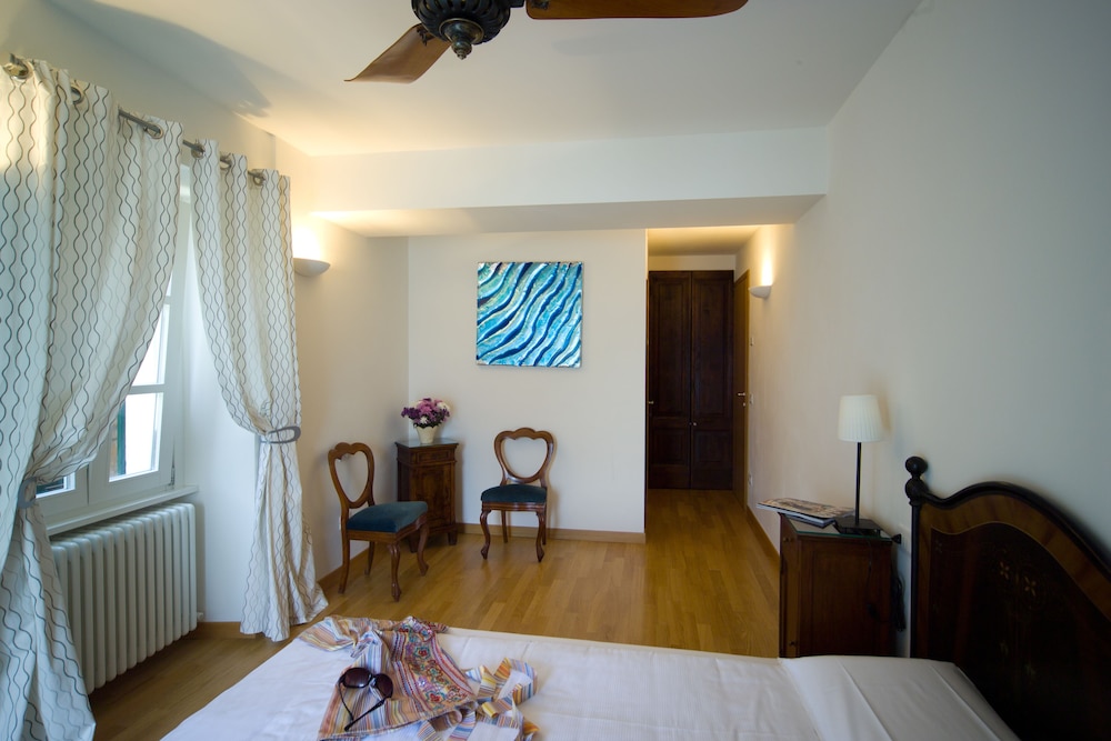 Double or Twin Room, Lake View, Annex Building photo 2