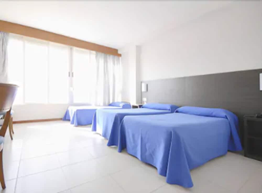 Triple Room - Photo 1
