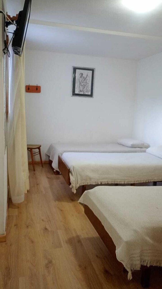 Classic Triple Room, 3 Twin Beds, Non Smoking photo 2