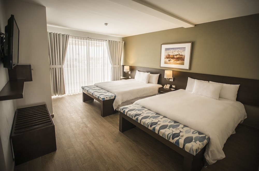 Deluxe Room, 2 Queen Beds, Sea View photo 3