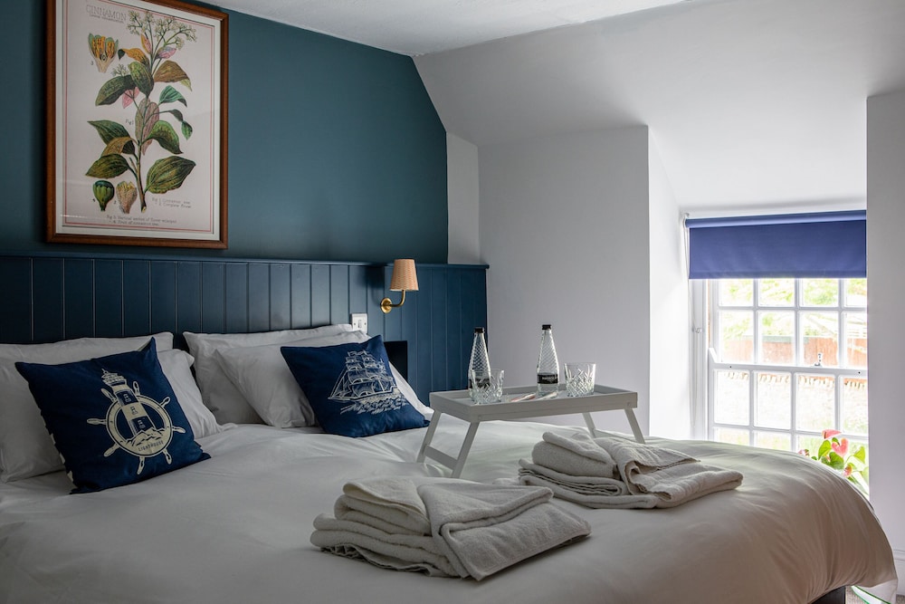 Suite, Ensuite photo 2