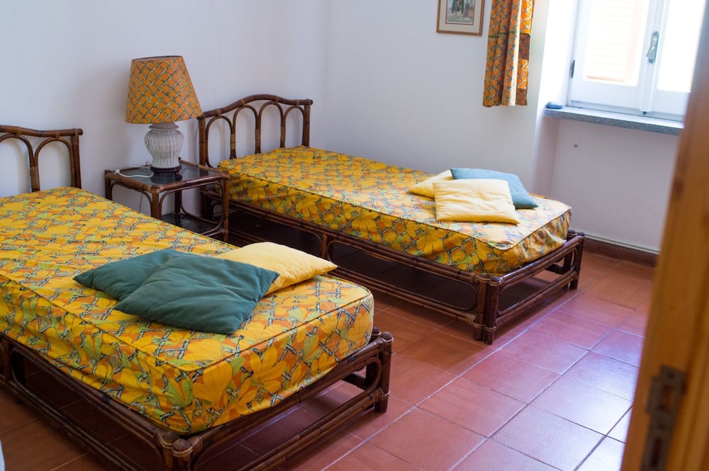 Room, 2 Twin Beds, Shared Bathroom (Ricci) photo 1