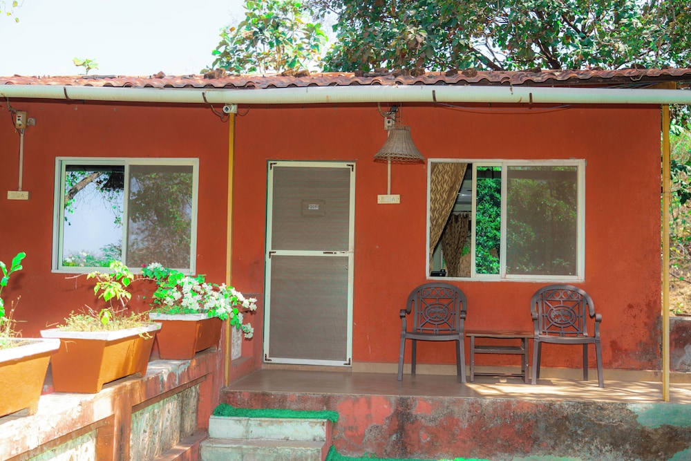 Superior Cottage