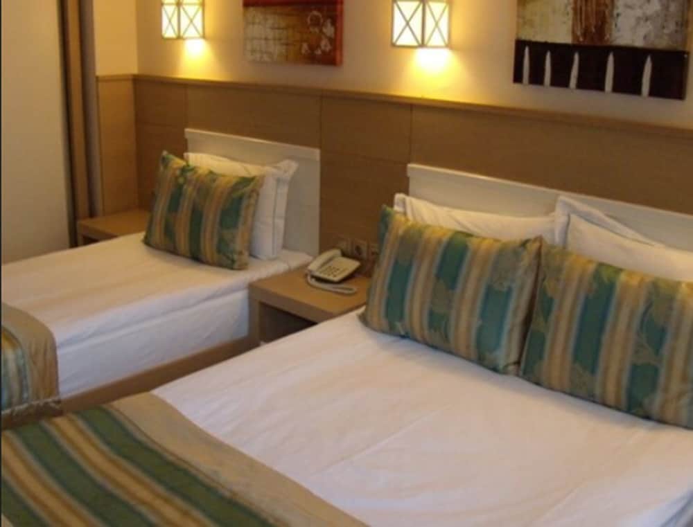 Comfort Triple Room photo 2