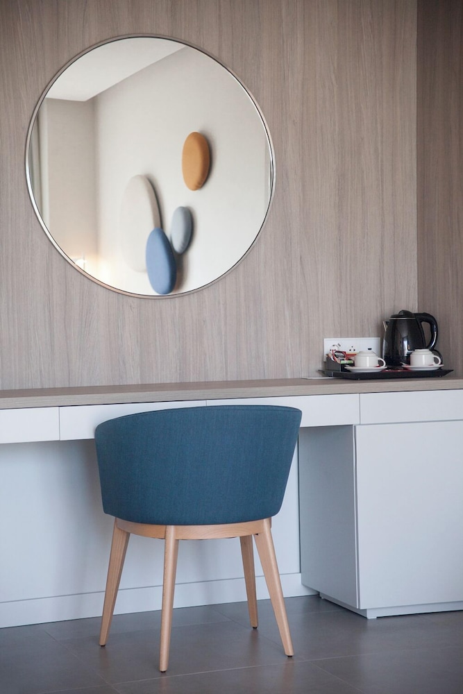 Premium Suite, Terrace thumbnail 5