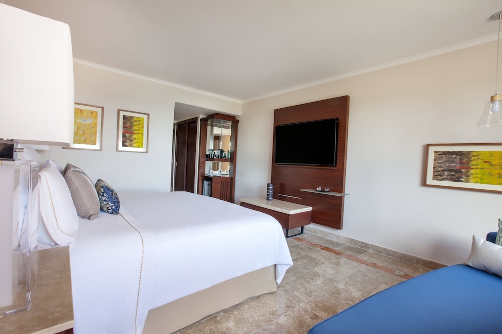 Deluxe Room - Photo 5