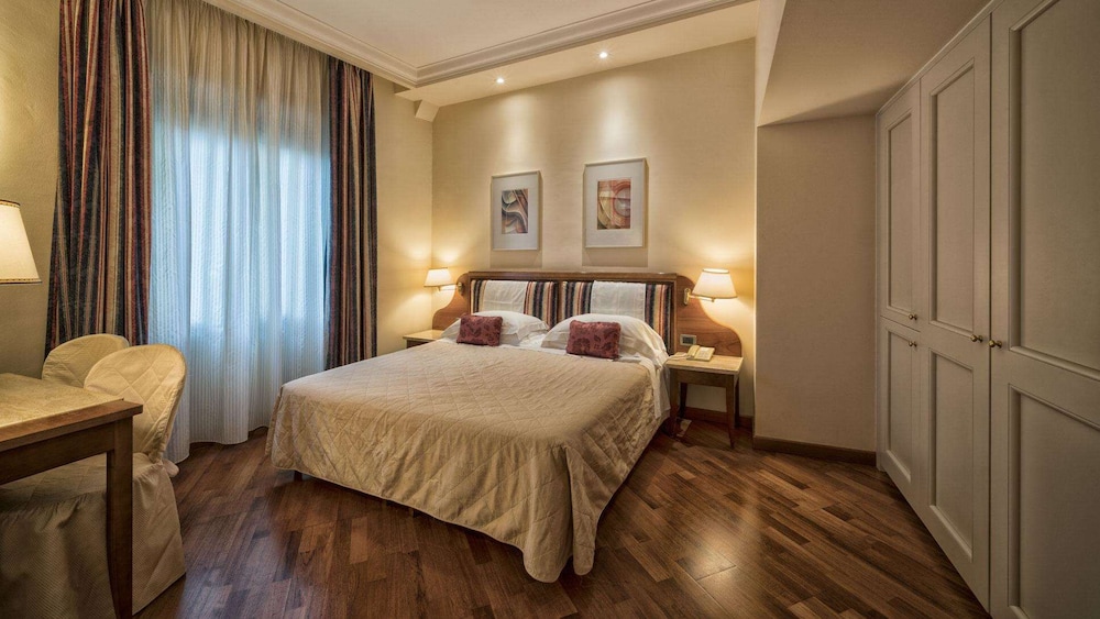 Superior Studio Suite, Non Smoking photo 2