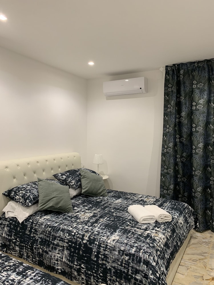 Panoramic Quadruple Room, City View