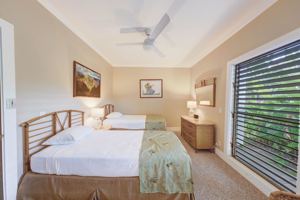 Condo, 2 Bedrooms, Partial Ocean View photo 2