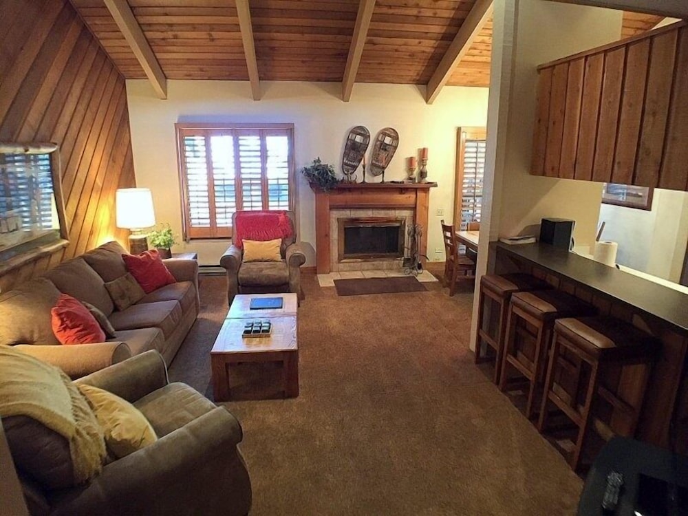 Condo, 2 Bedrooms