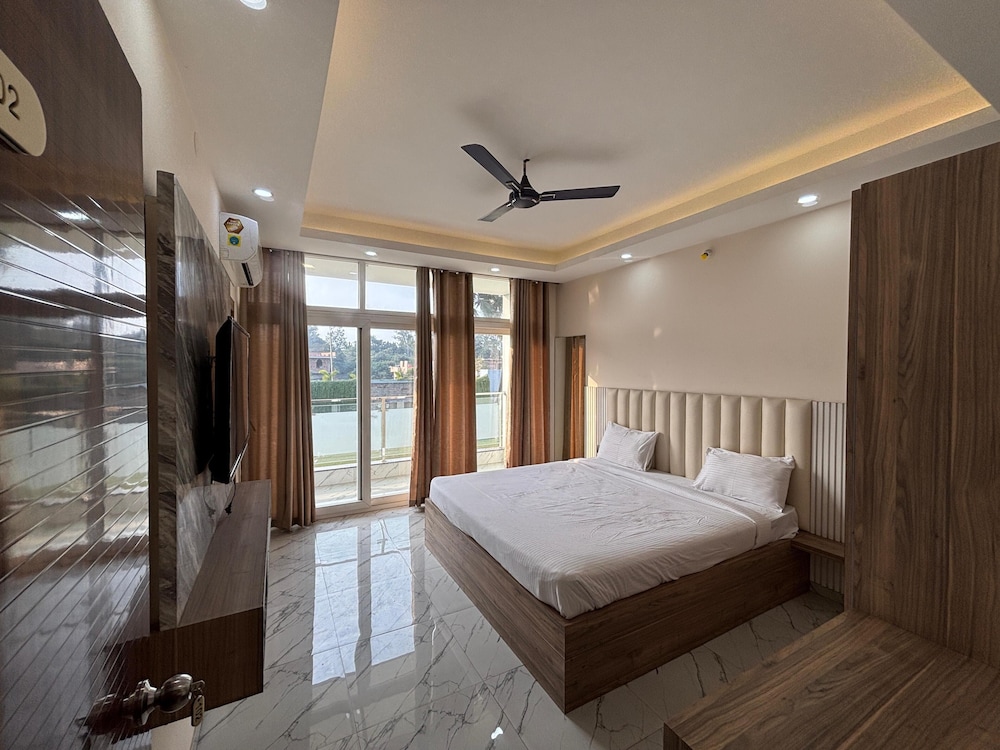 Deluxe Double Room, Balcony, Garden View photo 1