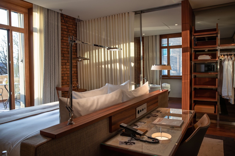 Premier Room, Terrace - Photo 1