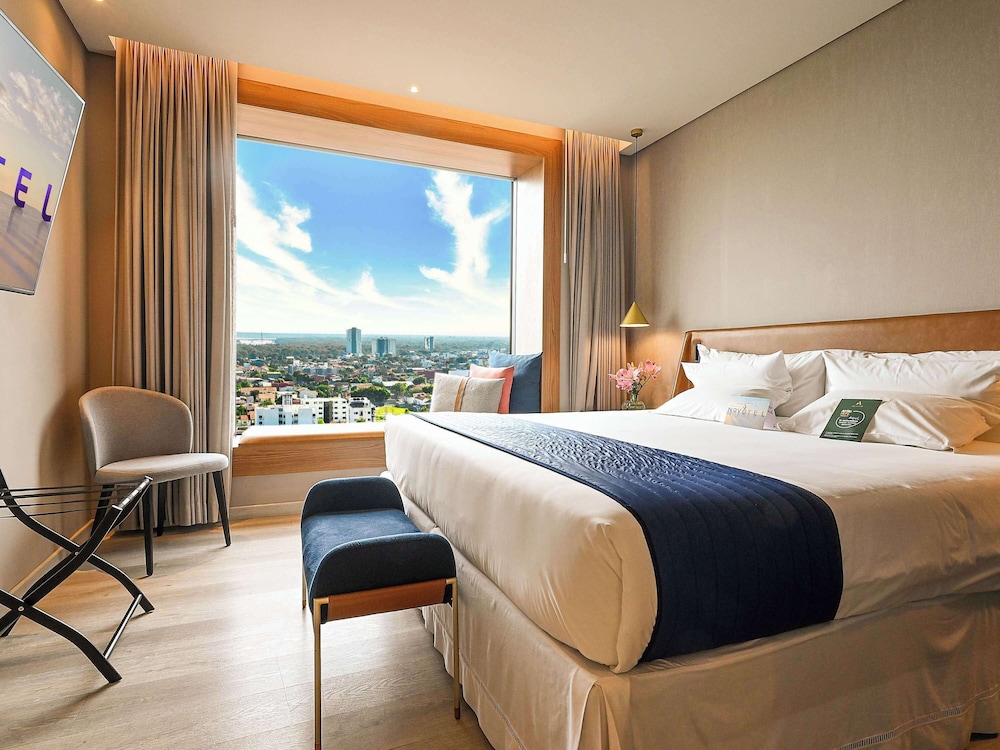Superior Room, 1 King Bed, Executive Level - Photo 4