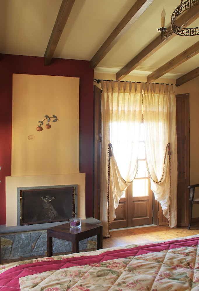 Superior Room, 1 Double Bed, Fireplace, Mountain View, photo 6