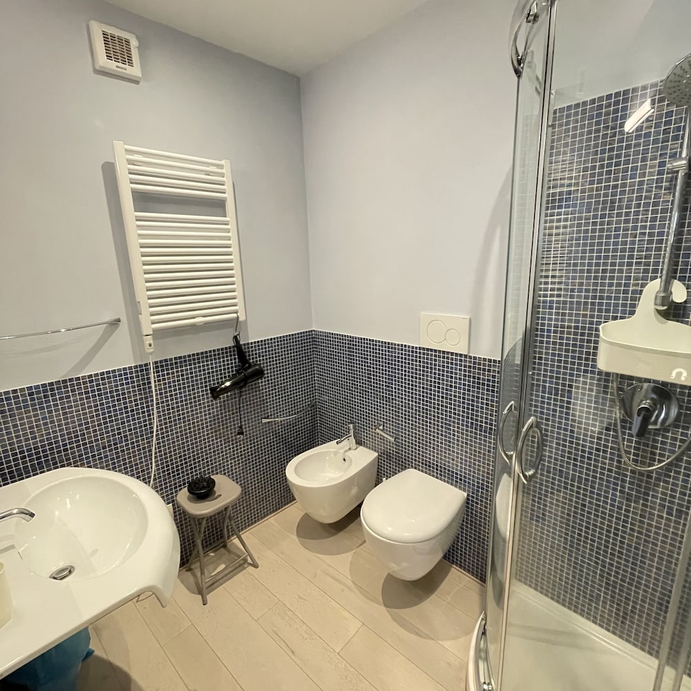 Classic Double Room Single Use photo 3