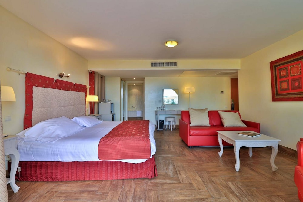 Junior Quadruple Room photo 2
