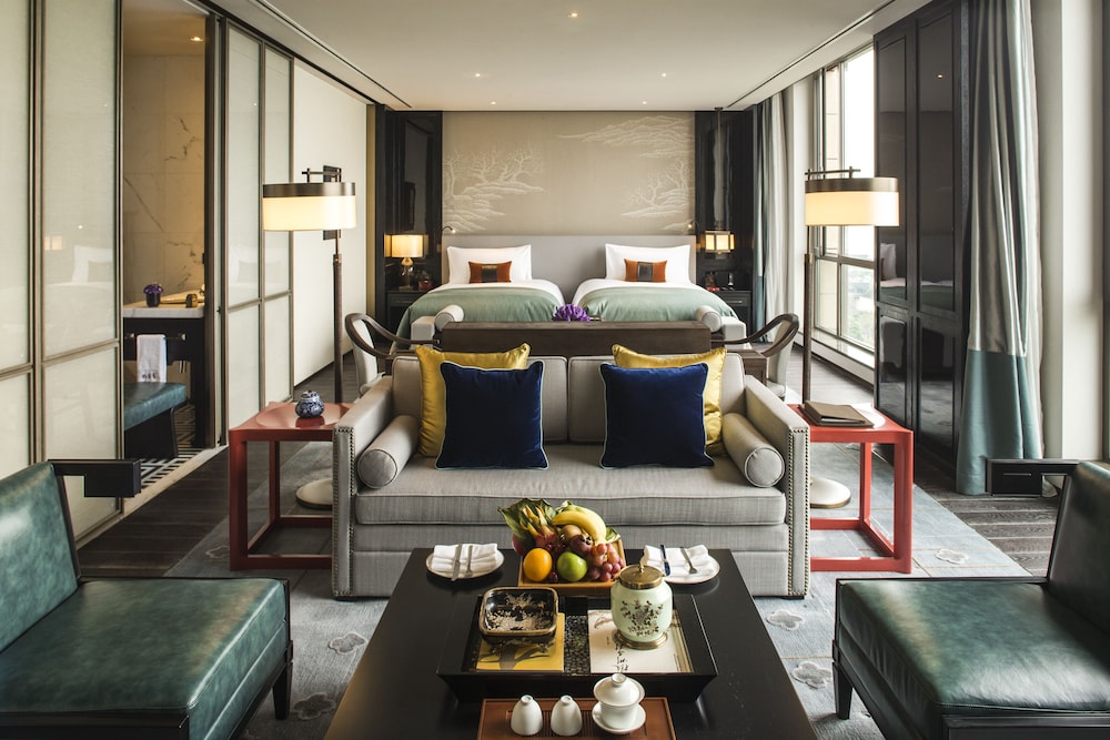 Open-Plan Suite Twin