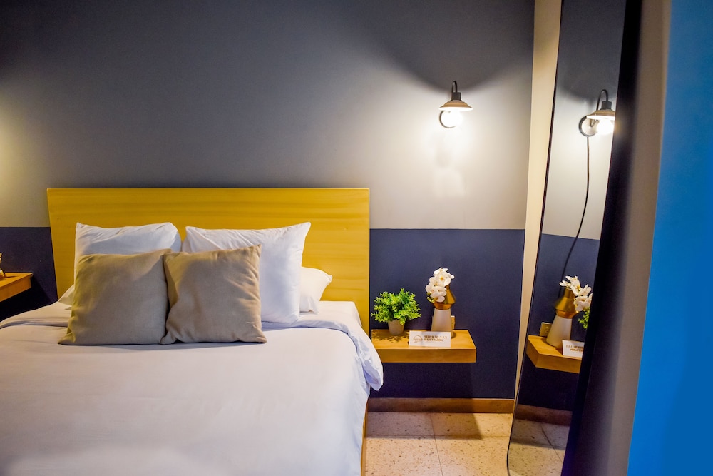 Double Room 1 Queen Bed photo 3