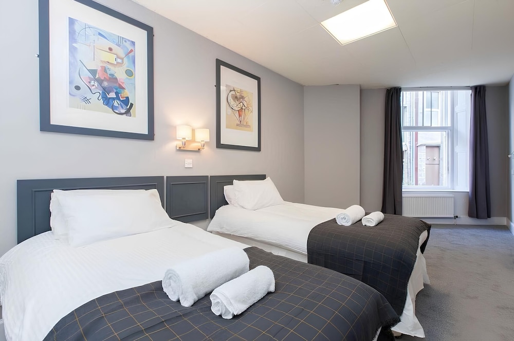 Standard Quadruple Room, Ensuite photo 1