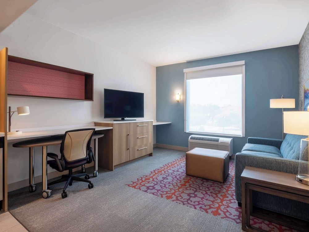 Suite, 1 King Bed, Accessible (Hearing) - Photo 3