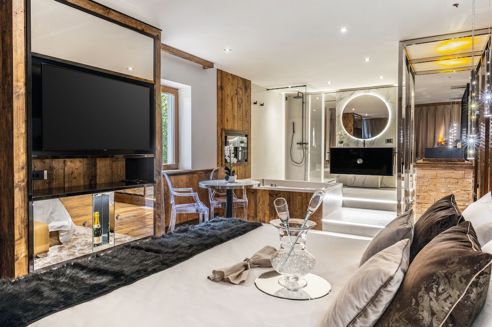 Luxury Room