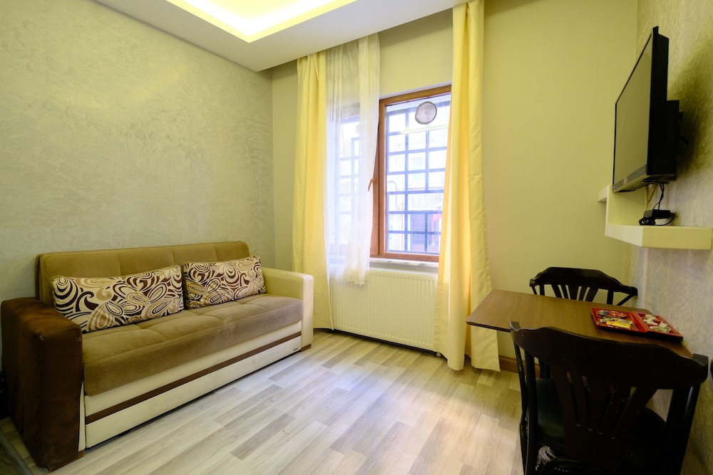 Family Apartment photo 2