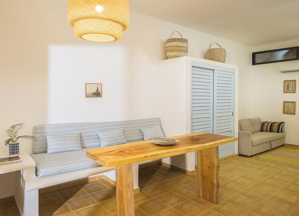 Studio Apartment photo 2