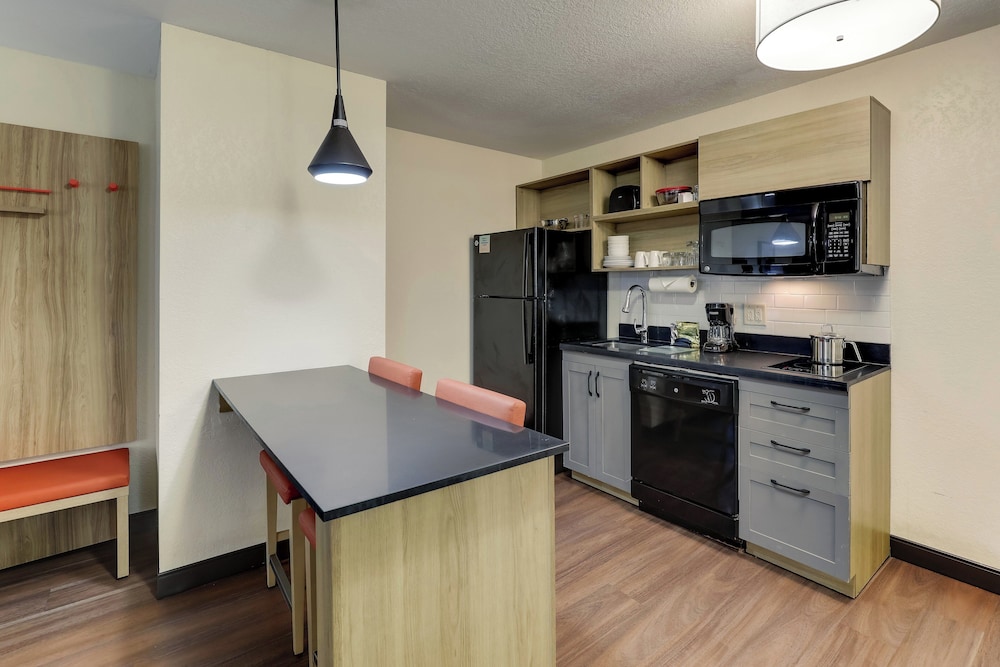Studio Suite, 1 Queen Bed, Accessible (Mobility Tub) - Photo 1