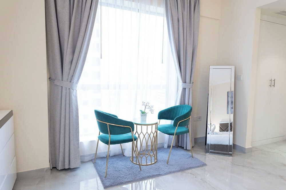 Deluxe Apartment, 2 Bedrooms, Balcony, Partial Sea View photo 3