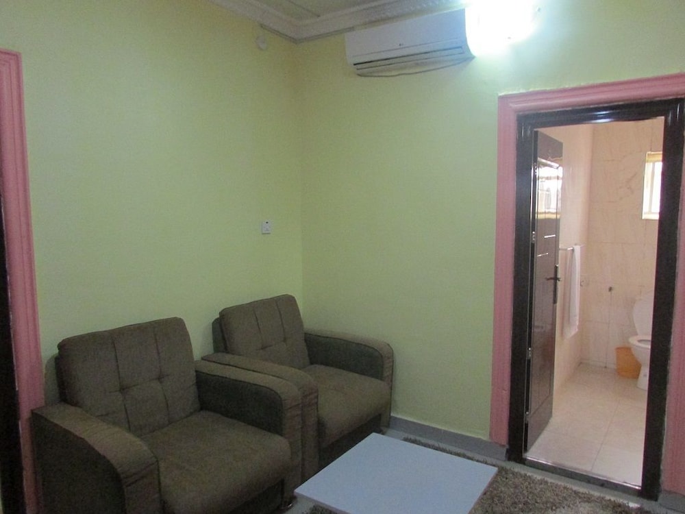 Senior Suite, 1 King Bed, Non Smoking photo 2