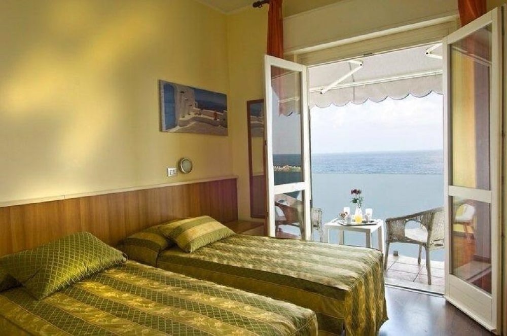 Double Or Twin Room, Balcony, Sea View photo 1