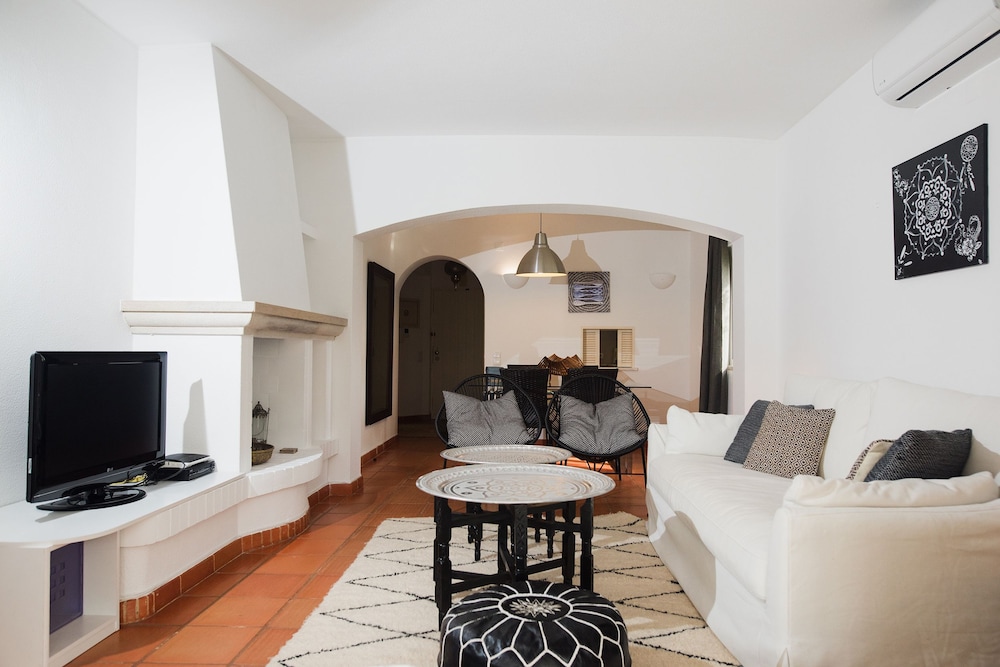 House, 2 Bedrooms, Terrace photo 1