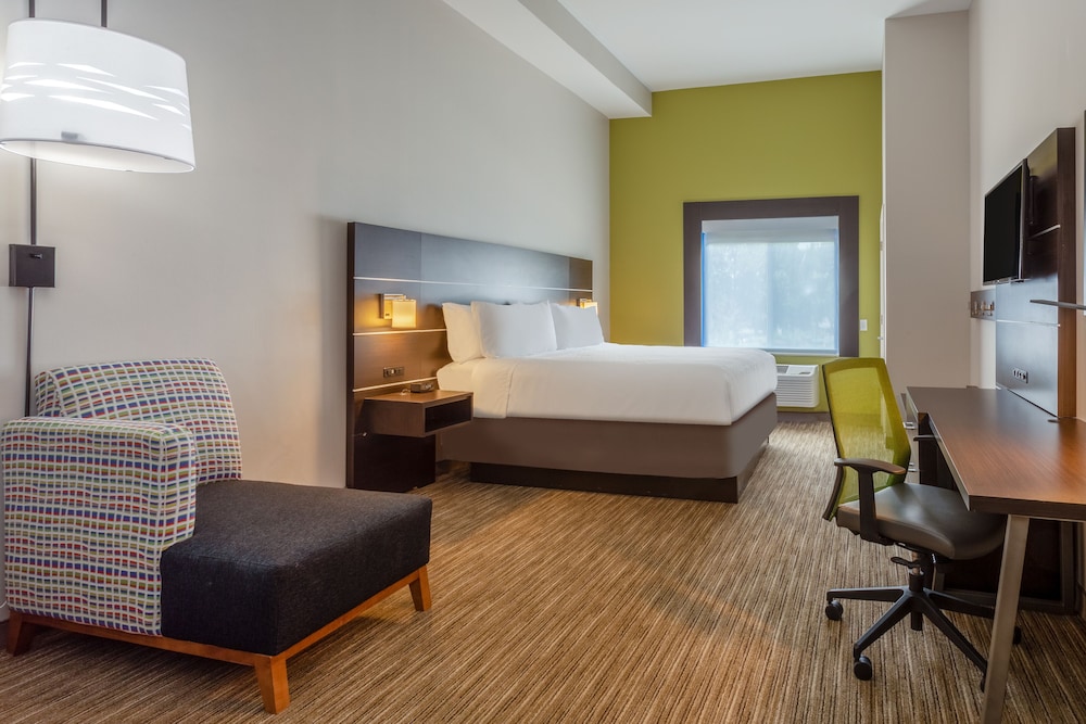 Standard Room, 1 King Bed - Photo 4