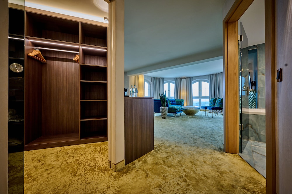 Panorama Suite Modern photo 3