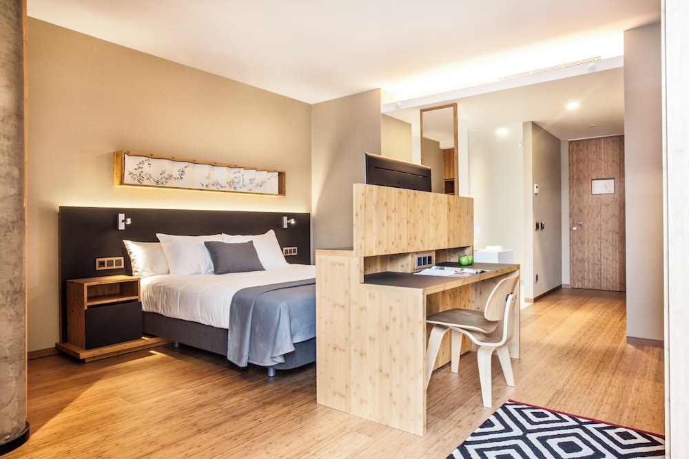 Deluxe Double Room Single Use
