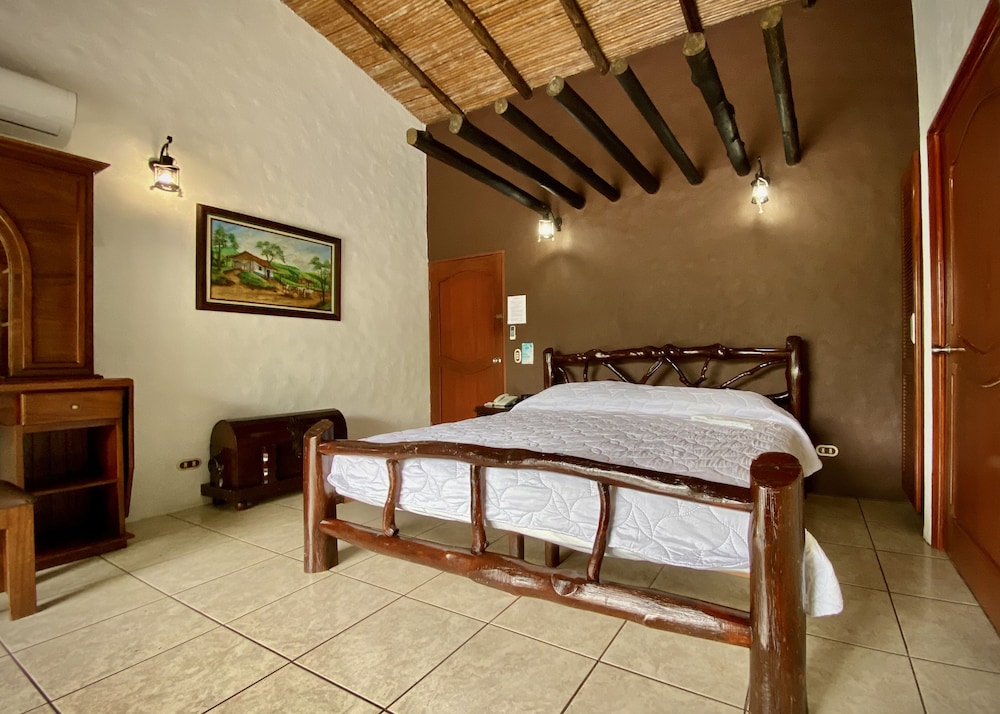 Arenal Two Bedroom Villa - Photo 2