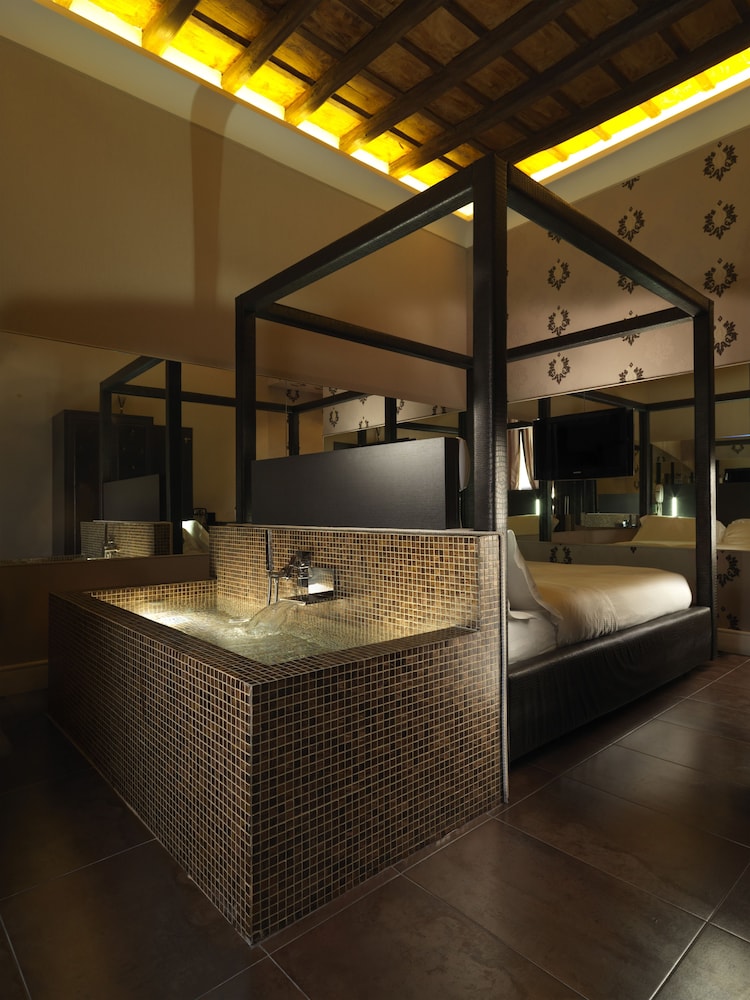 Deluxe Double Room - Photo 4